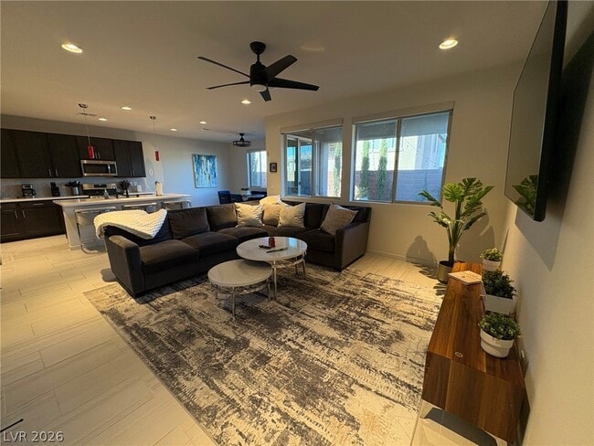 Building Photo - 9702 Sapphire Rim Ave