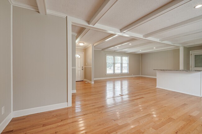 Building Photo - 114 Cottonwood Dr