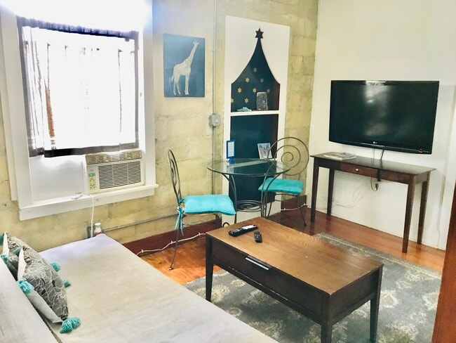 Primary Photo - 536 NW 47th St