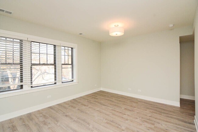 Building Photo - 919 Crain St