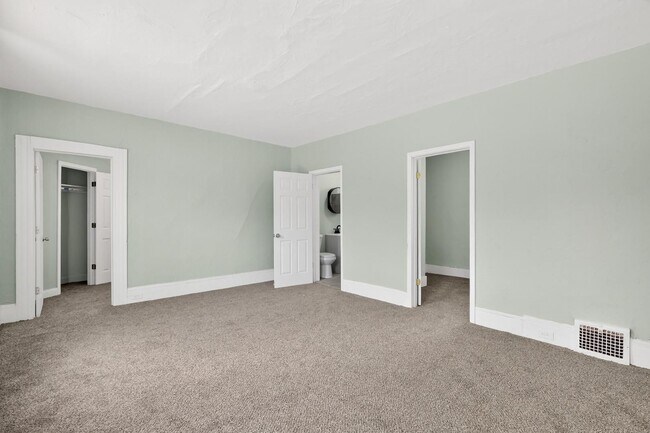 Building Photo - 3356 W 44th St