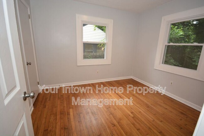 Building Photo - 1222 Crestwood Dr SE