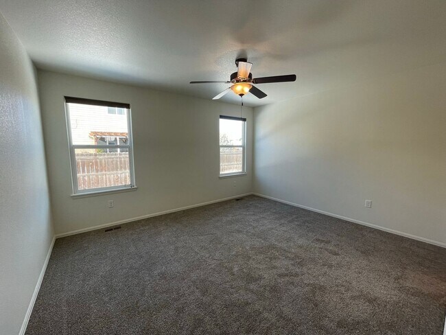 Building Photo - Low-Maintenance 3BR Ranch in Johnstown Far...