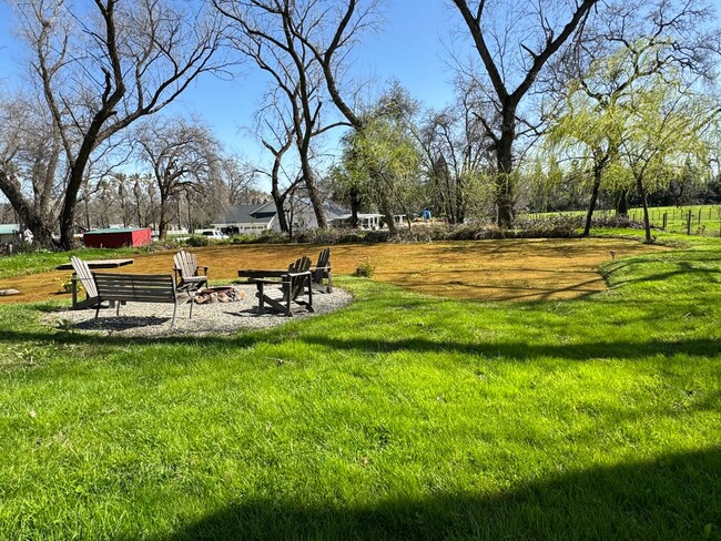 Building Photo - Home on 1 acre lot with above ground pool