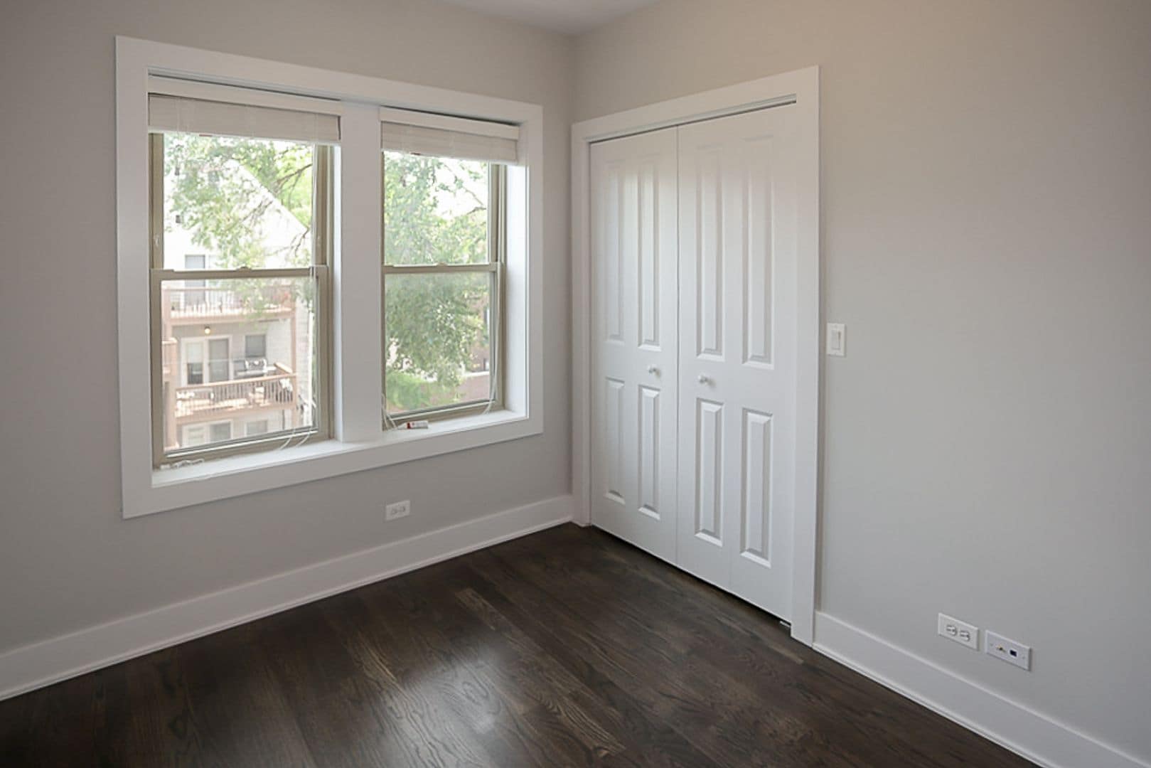 Building Photo - 3917 N Janssen Ave