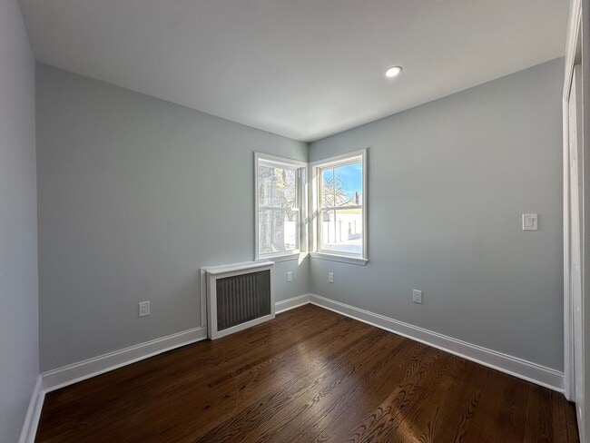 Building Photo - 10-05 2nd St