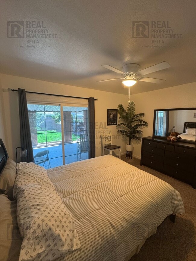 Building Photo - 3-Bed, 2-Bath Oasis in Hemet with Sparklin...