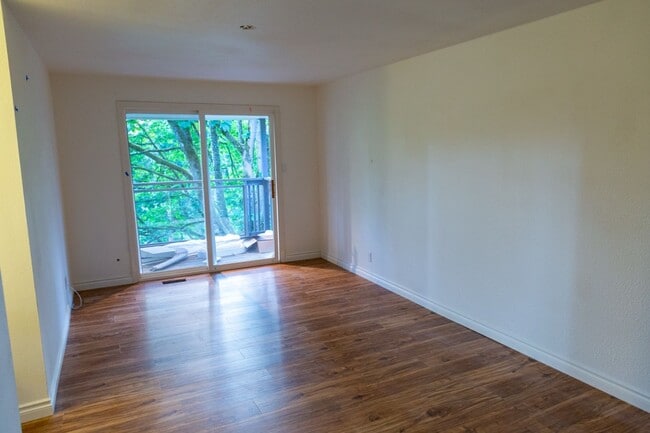 Building Photo - 17305 Dayton Ave