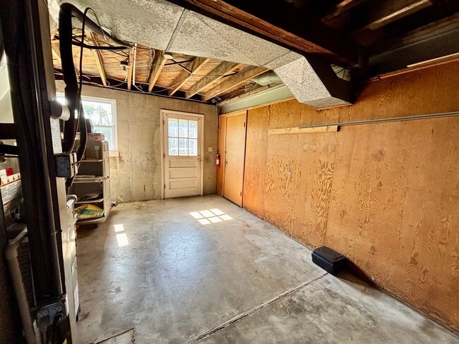 Building Photo - Italian Estates Property Management