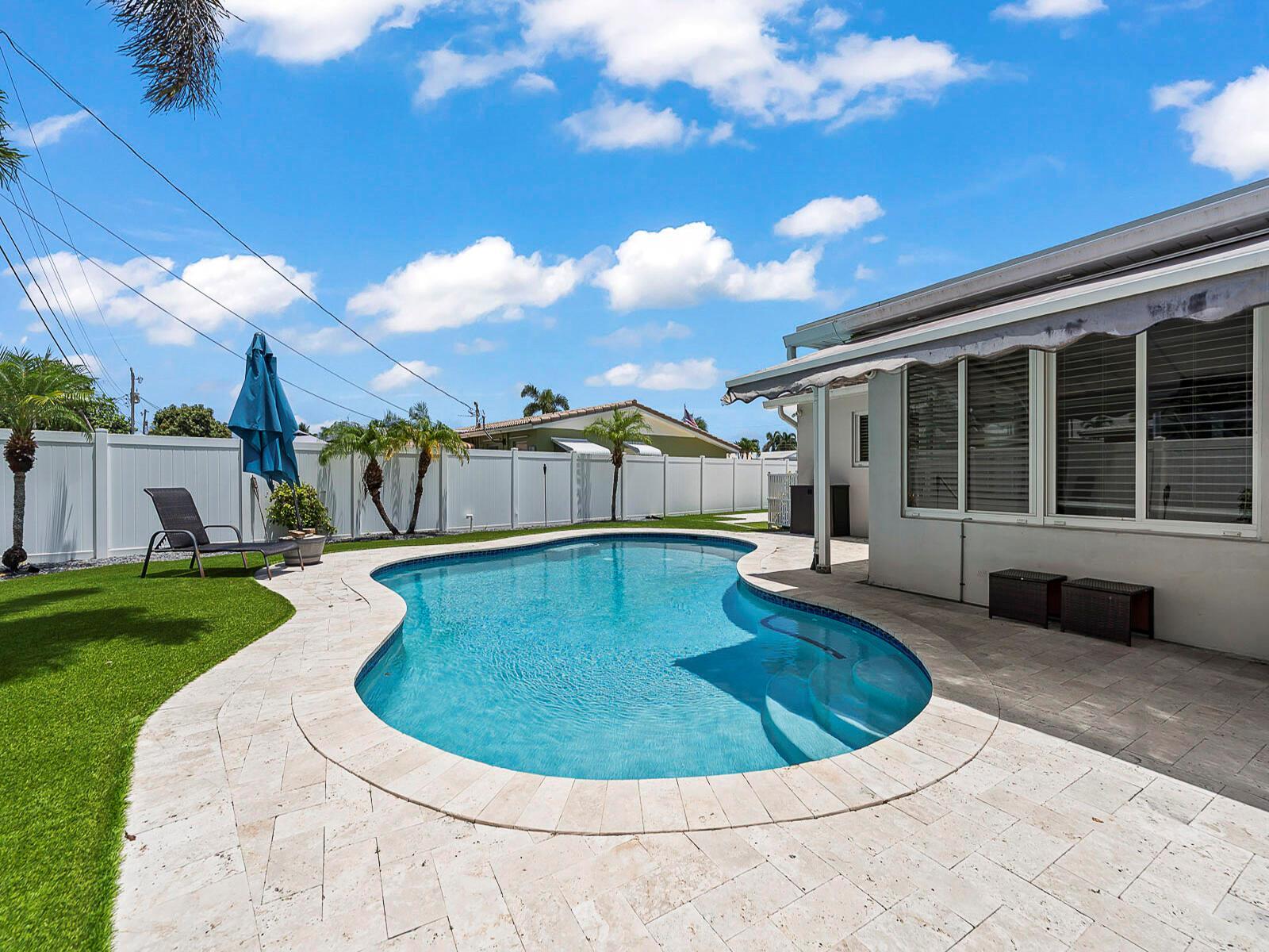 Building Photo - 801 SE 14th St