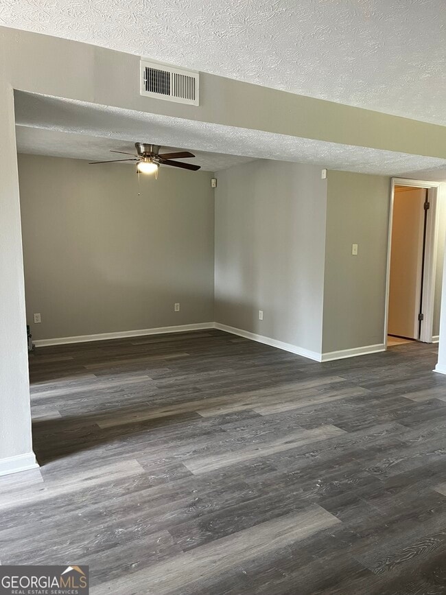 Building Photo - 9436 Cypress Ln