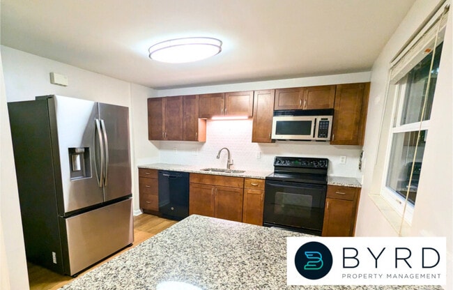 Building Photo - 13300 Farm Crest Ct