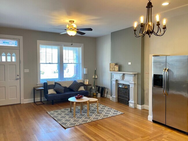 Building Photo - Renovated Hill Home for Rent!