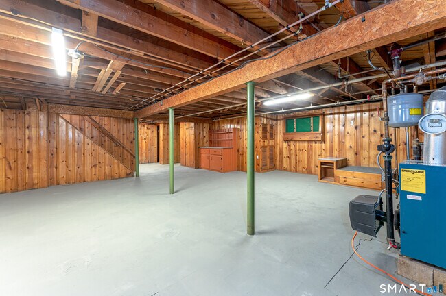 Building Photo - 233 Unionville Ave