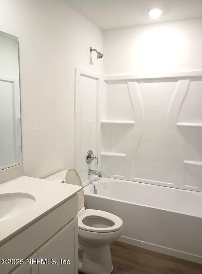 Building Photo - 555 Holly Lks Dr