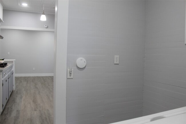 Building Photo - 710 Fahrenthold St