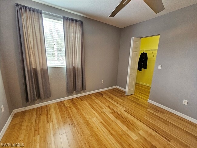 Building Photo - 2084 Par Dr