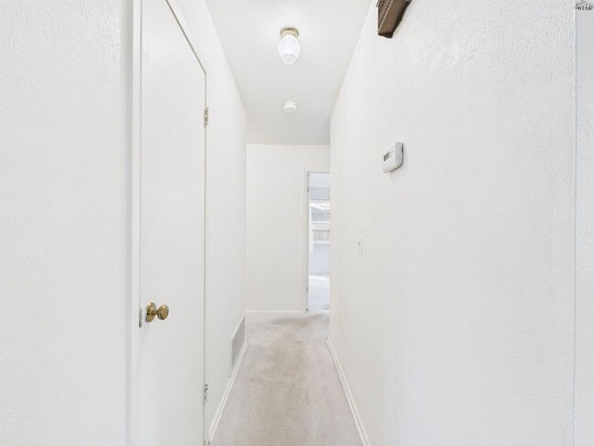 Building Photo - 4723 N Shore Dr