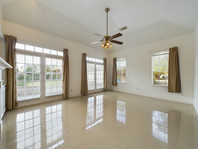 Building Photo - 5627 Winsome Ln