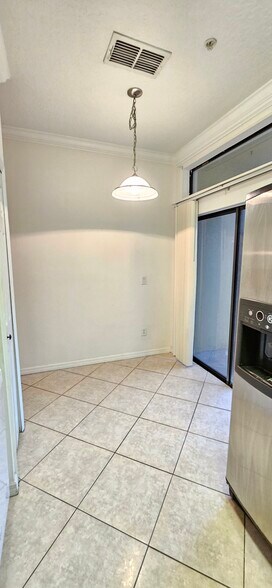 Building Photo - 6007 Scotchwood Gln