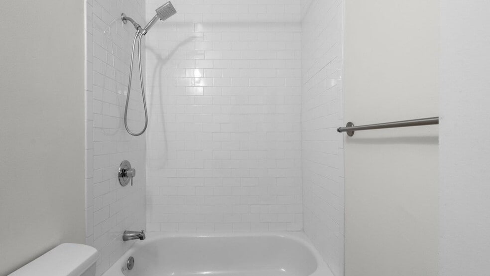 Building Photo - 1321 I St NE