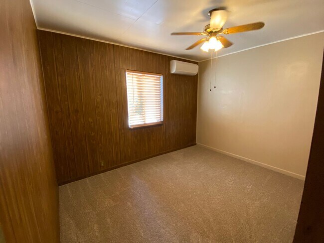 Building Photo - Remodeled Roseburg 4 bedroom home