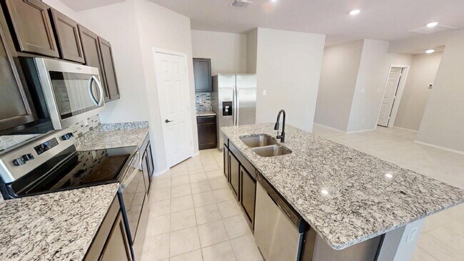 Building Photo - 4902 Karen Grn Dr