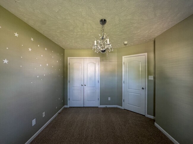 Building Photo - Beautiful 4 Bed 2 Bath Home in Fayetteville