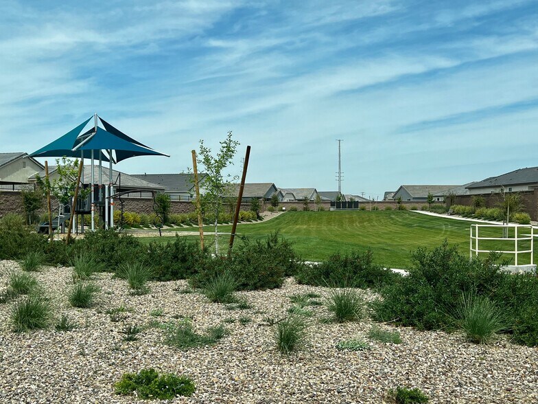 Building Photo - 1377 W Highland Rd