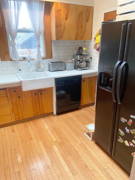 Building Photo - 5124 NE 35th Pl