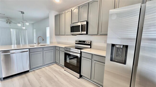 Building Photo - 10946 Savannah Wood Ct