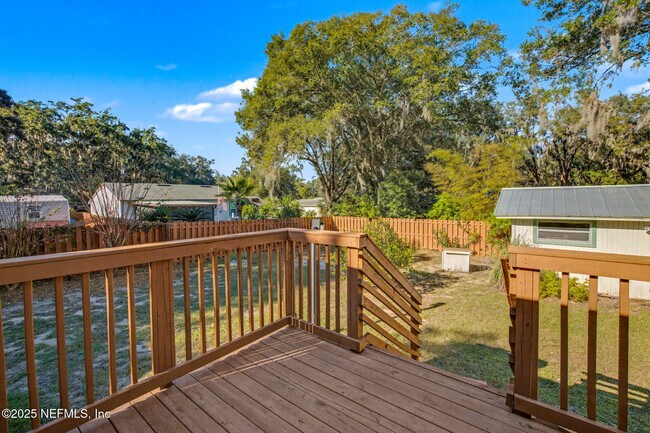 Building Photo - 1503 Broome St