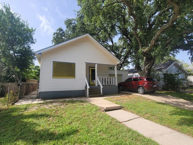 Primary Photo - 5113 Avenue R