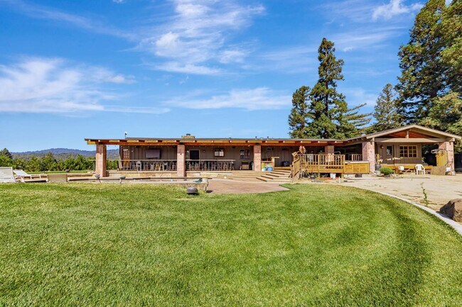 Building Photo - 9270 Linda Vista Ln