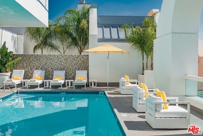 Building Photo - 10520 Wilshire Blvd