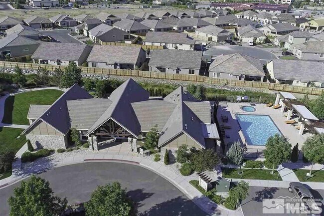 Building Photo - 4826 Bougainvillea Dr