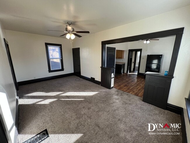 Building Photo - 3 Bedroom, 1 Bathroom Single Family House