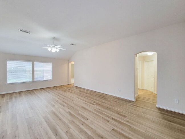 Building Photo - Stunning 3-Bedroom Dream Home in a Quiet Cul-de-Sac!