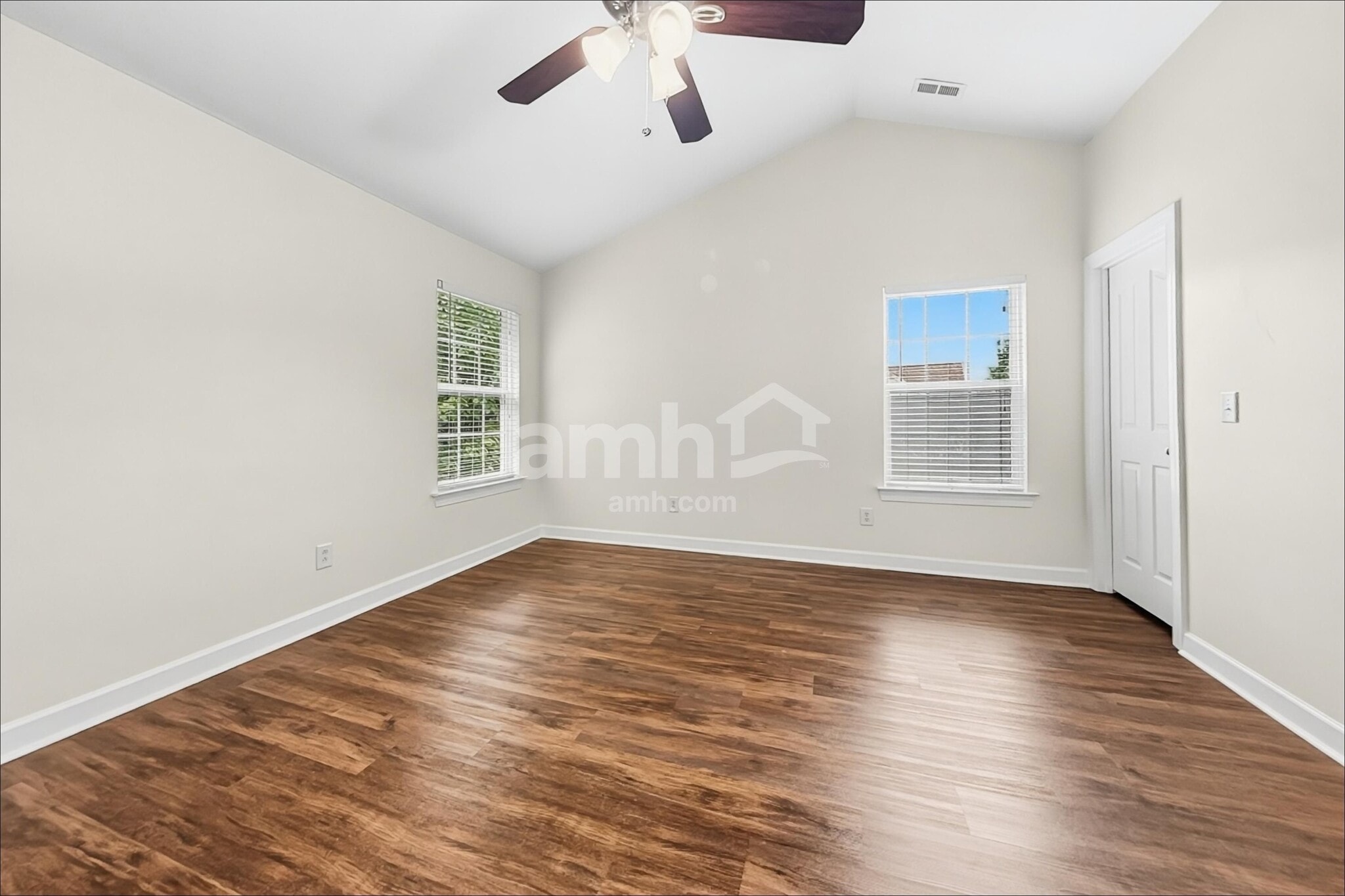 Building Photo - 2881 Island Point Dr NW