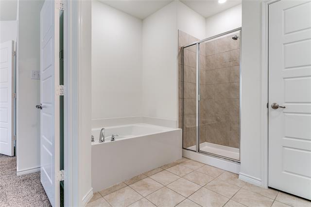 Building Photo - 2414 Klamath Dr