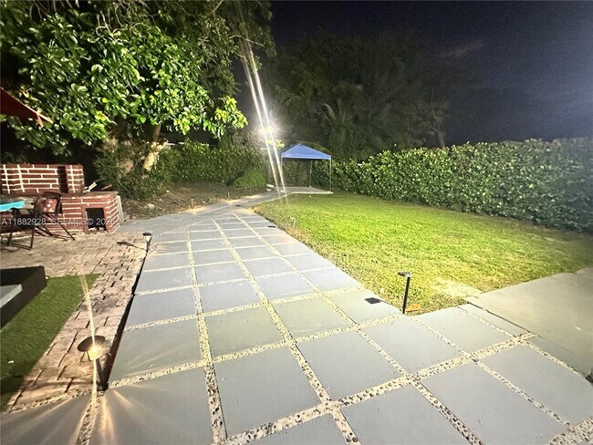 Building Photo - 4718 NW 15th Ave