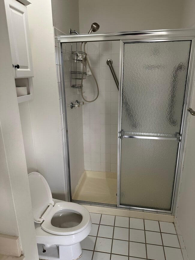 Building Photo - 745 Spring Lake Dr