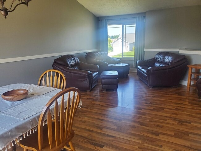 Building Photo - 11732 Barkton Dr