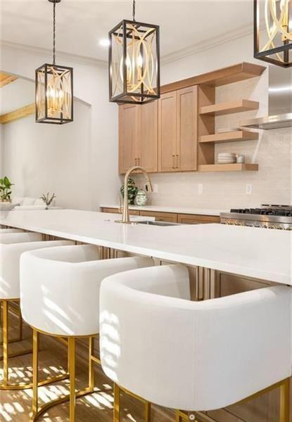 Building Photo - 722 Lakeview Ave NE