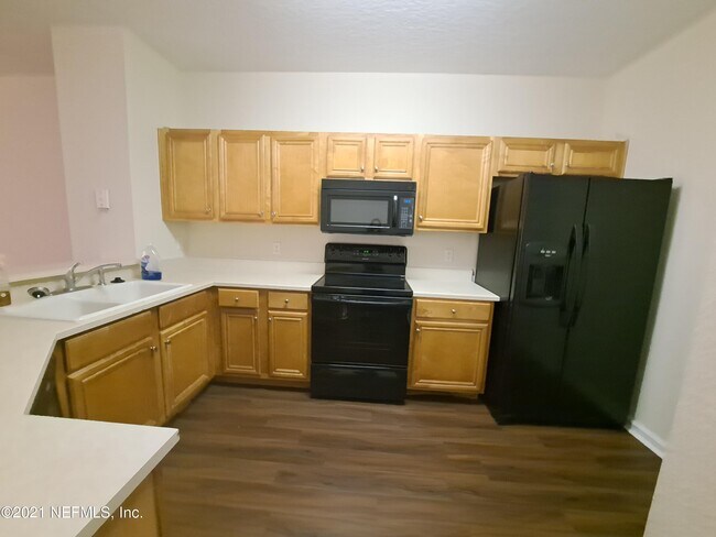 Building Photo - 3750 Silver Bluff Blvd