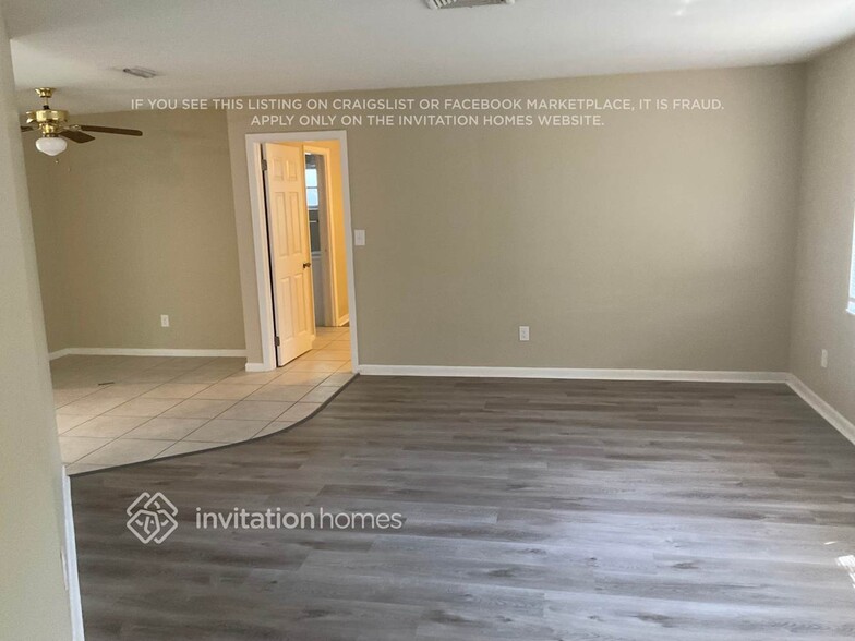 Building Photo - 9057 Lynwood Dr