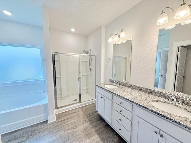 Building Photo - Stunning 4-Bedroom Home - Arbor Place