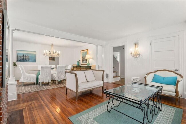 Building Photo - 34 Bull St