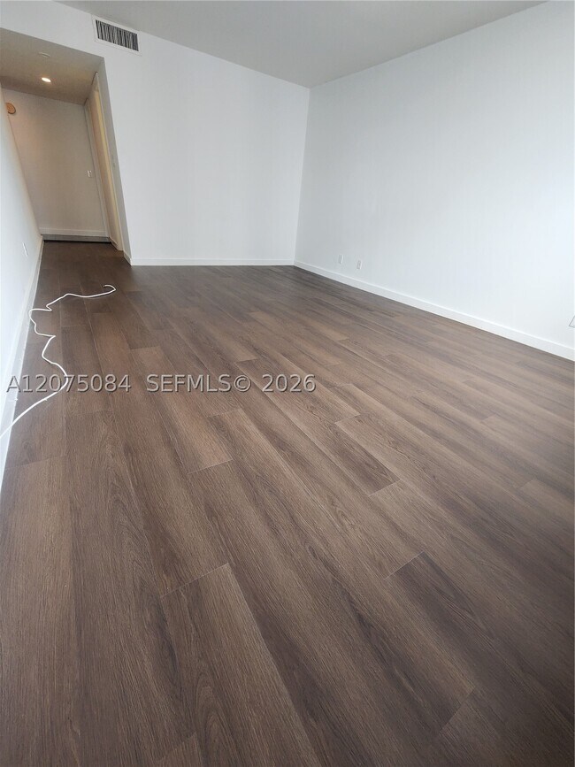 Building Photo - 18151 NE 31st Ct