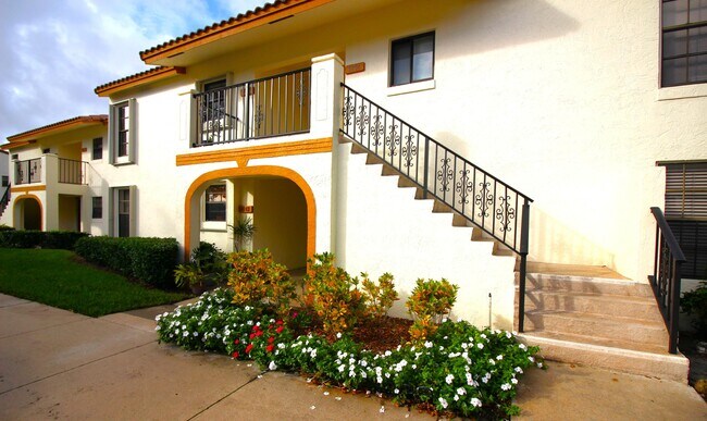 Building Photo - 2900 Olivewood Terrace